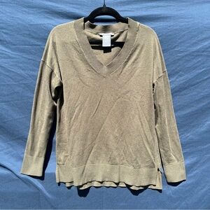 Medium Matty M forest green v neck long sleeve sweater